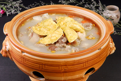 中餐传统美食蛋饺炖猪蹄