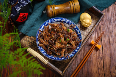 特色油炸菜油炸鸭舌头