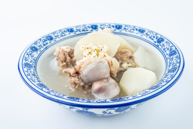 广东老火靓汤山药薏米猪骨汤 