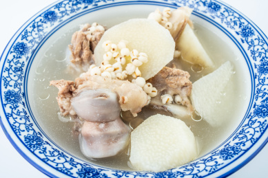 广东老火靓汤山药薏米猪骨汤 