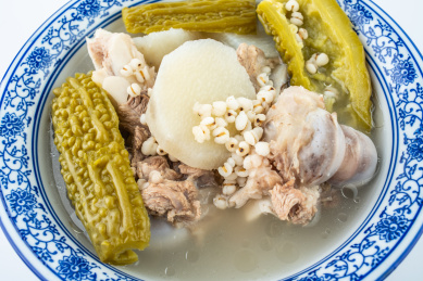 夏季去湿汤山药苦瓜猪骨汤