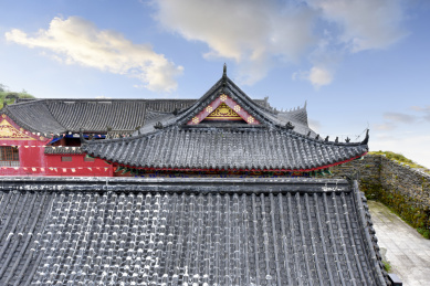 古建筑的灰瓦屋顶