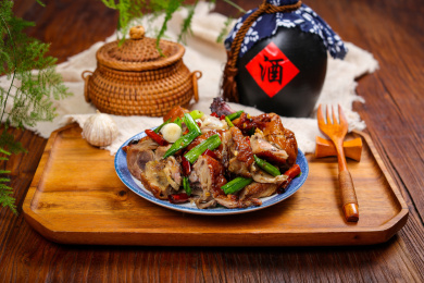 美味特色菜蒜苗炒烤鸭肉