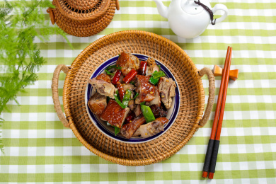 家常小炒菜肴爆炒香酥鸭