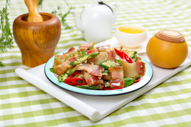 特色农家菜小炒秋葵腊肉
