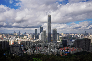 中国广东东莞旗峰公园国贸中心城市建筑风光