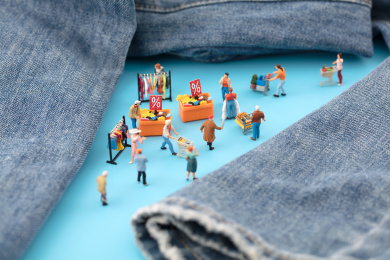 微缩创意牛仔裤围绕下的交易市场