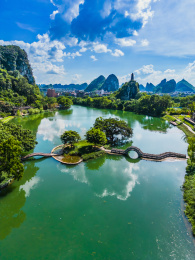 竖屏航拍中国广西桂林穿山公园