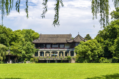 中国浙江杭州柳浪闻莺公园的闻莺馆