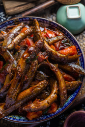 中式黄焖泥鳅鱼