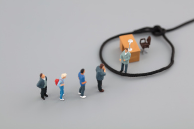 微缩创意工作圈套等待上钩