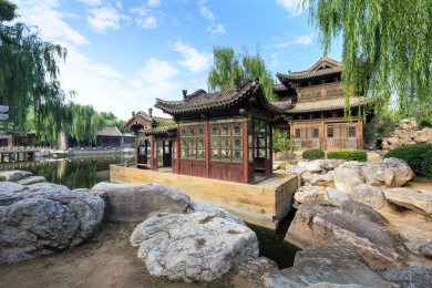 中国山西省晋中市榆次老城西花园亭台水榭