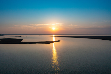 湖南岳阳洞庭湖日出