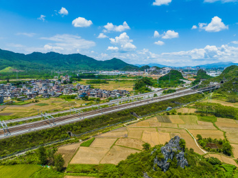 航拍中国广西桂林西站周边交通