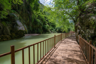 中国广东省清远市阳山峡天下景区燕窝洞风光