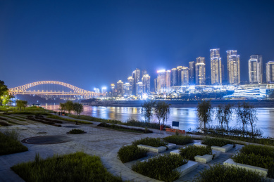 中国重庆江北嘴江滩公园夜景    