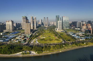 航拍中国四川成都高新区金融城双子塔和城市湿地公园