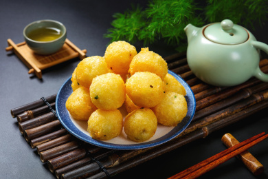 中式菜肴美食油炸土豆洋芋丸子