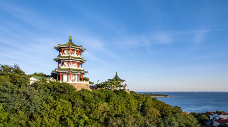 航拍青岛城市海岸线湾区风光