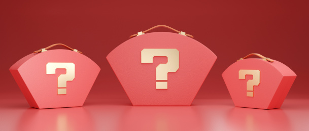 多角度的带问号红色礼盒盲盒创意素材