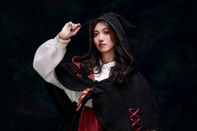 角色扮演霍格沃兹魔法学院学生的少女