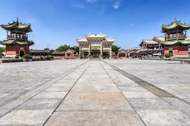 中国山西省大同古城纯阳宫景区广场建筑风光