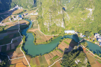 航拍广西都安地下河国家地质公园天窗群