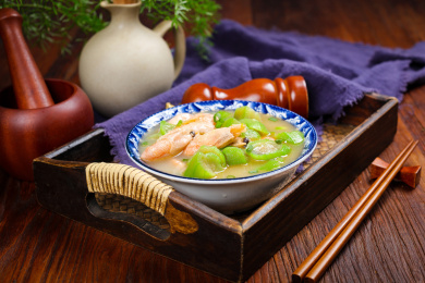 营养美味汤菜丝瓜煮虾汤