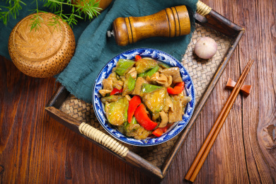 特色农家菜猪大肠烧茄子