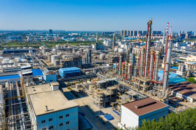 航拍河南平顶山尼龙化工厂工业生产产业集聚