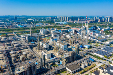 航拍河南平顶山尼龙化工厂工业生产产业集聚