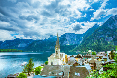 欧洲奥地利哈尔施塔特小镇湖畔风光