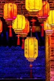 中国广西南宁三街两巷灯笼街景