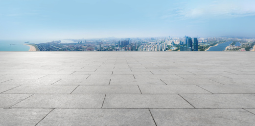 道路地面和城市现代建筑景观