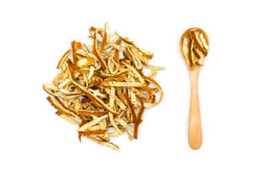 白背景传统中药材陈皮