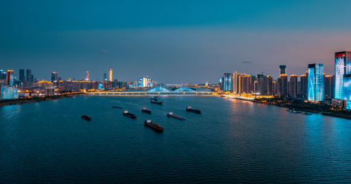 中国湖南湘江百舸争流