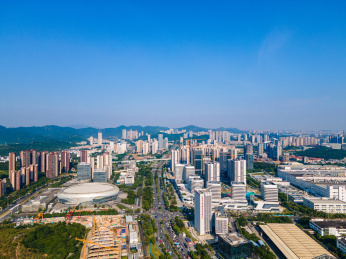 中国广东广州萝岗商业建筑群城市天际线航拍