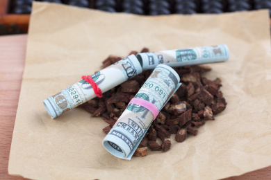 中药的价值丹参和美元钞票