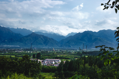 秦岭山下的风光