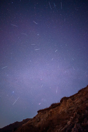 五指岭上的双子座流星雨