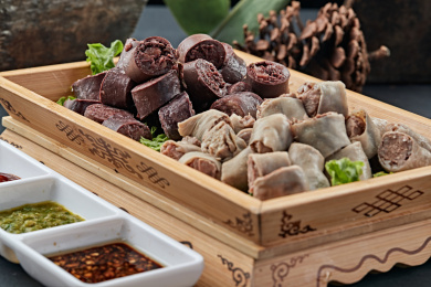 蘸汁蒜香双拼肠（肥羊蒜肠 灌羊血肠）