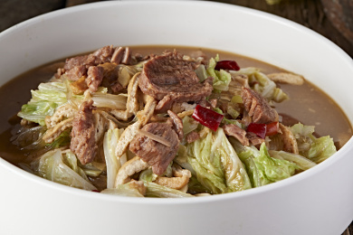白菜粉丝炸豆腐炖牛腱
