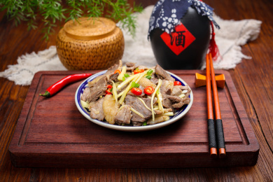 家常菜肴美食姜丝蒸牛肉