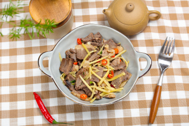 特色下酒菜姜丝牛肉