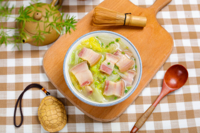 家常汤菜美食咸肉白菜汤