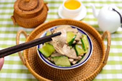 中餐菜肴美食黄瓜炒猪肝尖