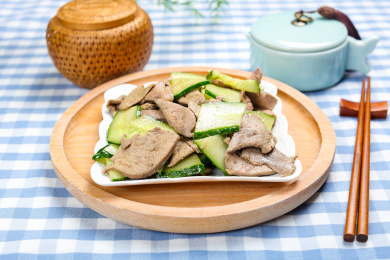 中餐菜肴美食黄瓜炒猪肝尖