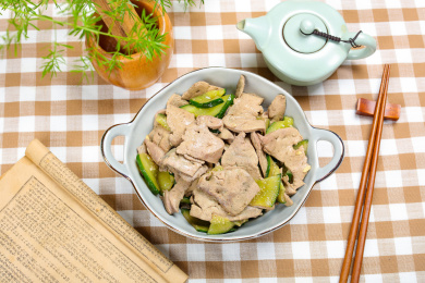 中餐菜肴美食黄瓜炒猪肝尖