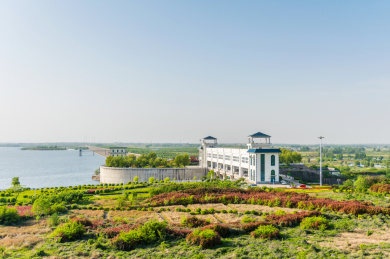 水库的泄洪道闸