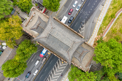 航拍中国湖北武汉晴川阁景区铁门关